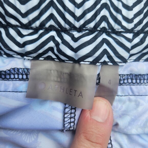 ATHLETA Lanai Floral Chevron Elastic Waist Shorts - Size 4 Unlined beach running - Picture 8 of 8
